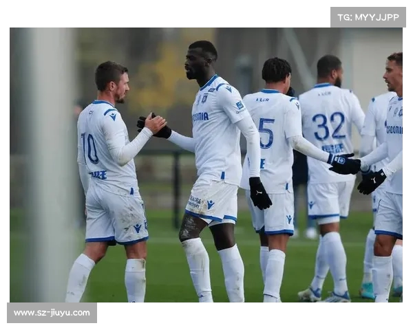 法甲球员技术特点解析 探讨速度控制与精准传球的完美结合 法甲球员技术特点解析 探讨速度控制与精准传球的完美结合